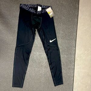 Men’s Nike pro dry fit, black, medium, tag still on